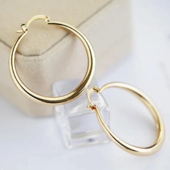 Classic Elegant 12k Gold Plated over Sterling Silver Round Hollow Hoop E… - Picture 2 of 8